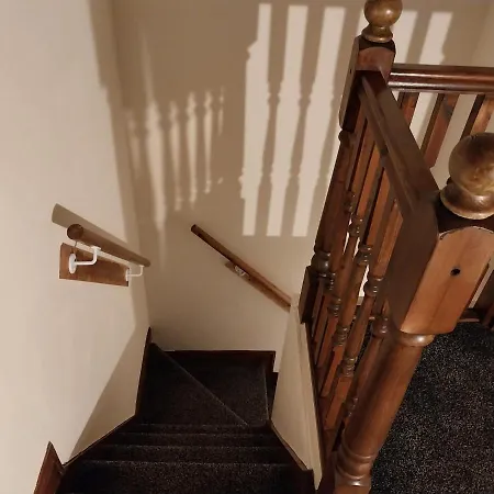 بيت للعطل Charming 2br House Close 2 Leeds Centre Wi-fi ليدز