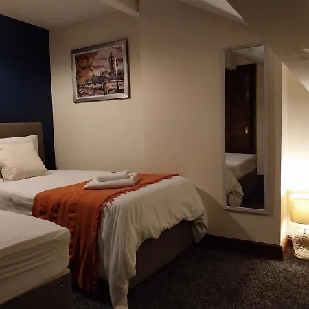 Charming 2br House Close 2 Leeds Centre Wi-fi بيت للعطل