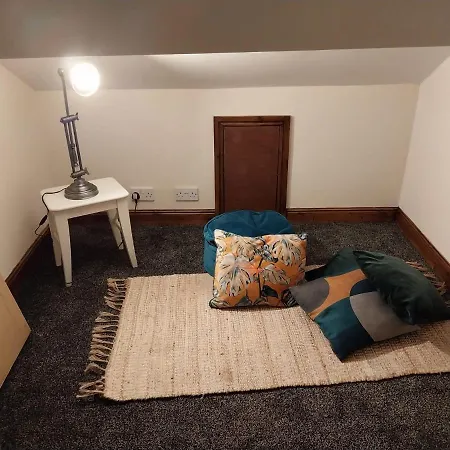 بيت للعطل Charming 2br House Close 2 Leeds Centre Wi-fi *