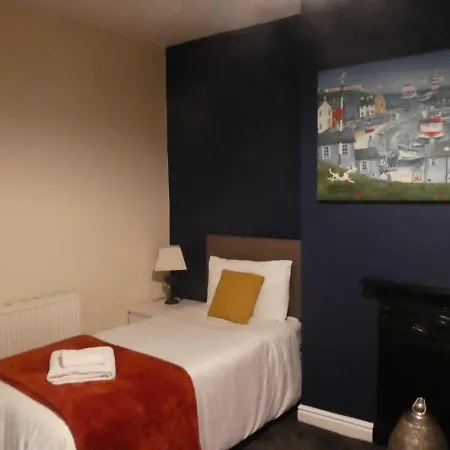 Charming 2br House Close 2 Leeds Centre Wi-fi بيت للعطل